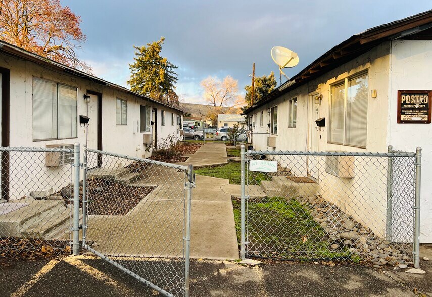 More Photos Of 1518-1520 Roosevelt Ave, Yakima Apartments For Sale