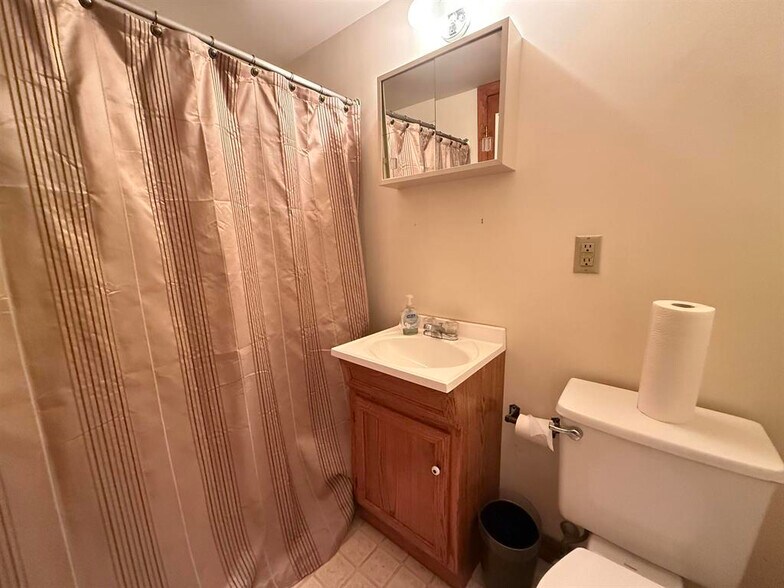 More Photos Of 21 Preston Ln, Bomoseen Flex For Sale