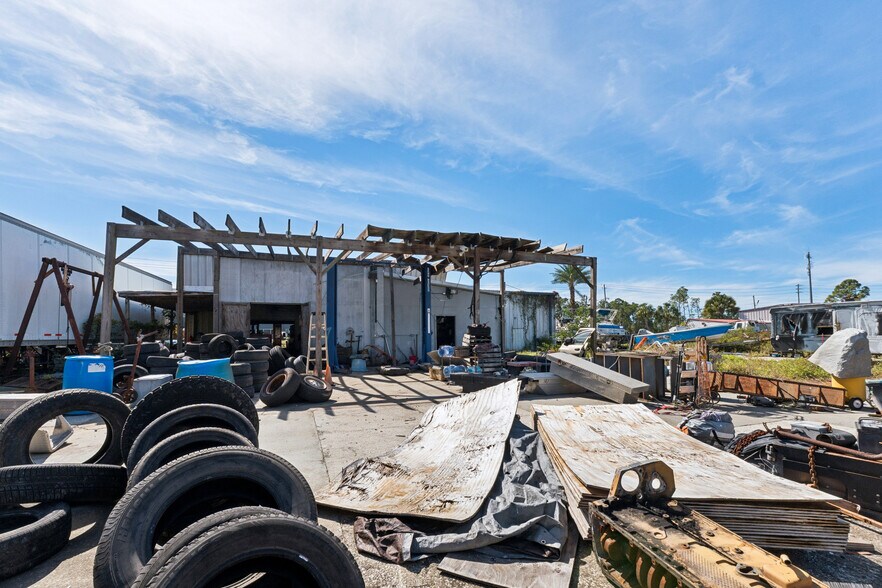 More Photos Of 1304 W 19th St, Panama City Auto Repair For Sale