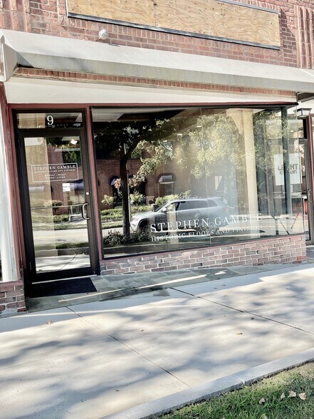 More Photos Of 9 E Putnam Ave, Greenwich Storefront For Lease