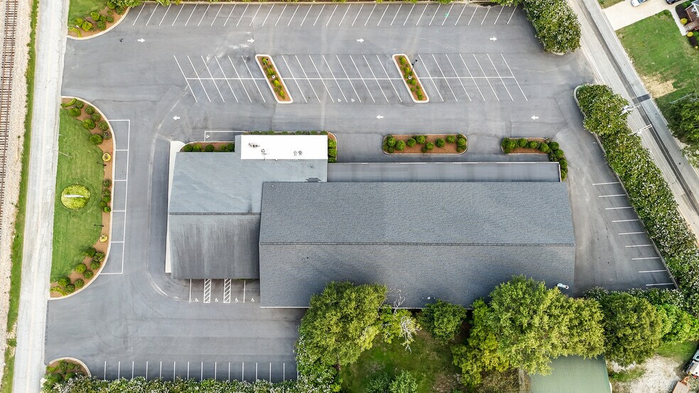 More Photos Of 313 N Main St, Simpsonville Freestanding For Sale