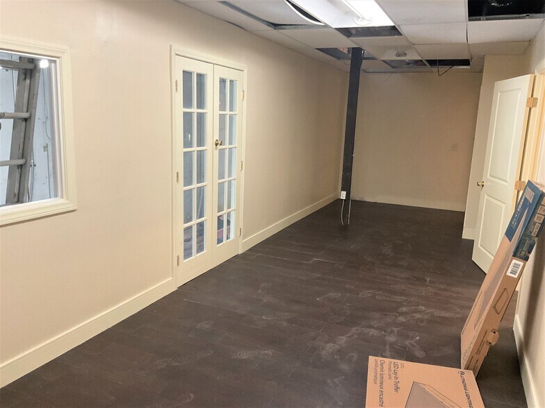 More Photos Of 1329-1399 E 28th St, Signal Hill Warehouse For Sale