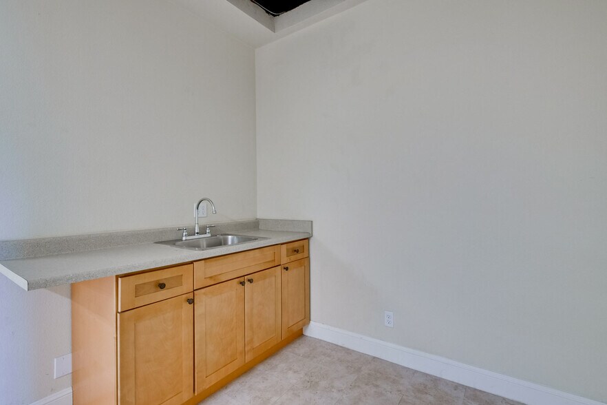 More Photos Of 853 Brown Rd, Fremont Research And Development For Lease