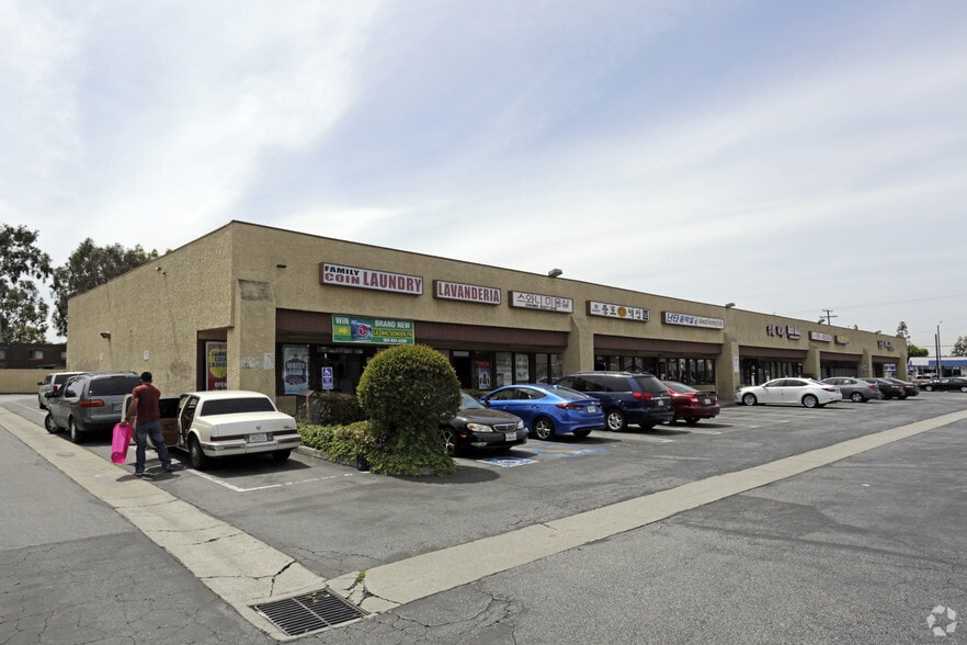 More Photos Of 11802-11820 Centralia St, Lakewood General Retail For Sale
