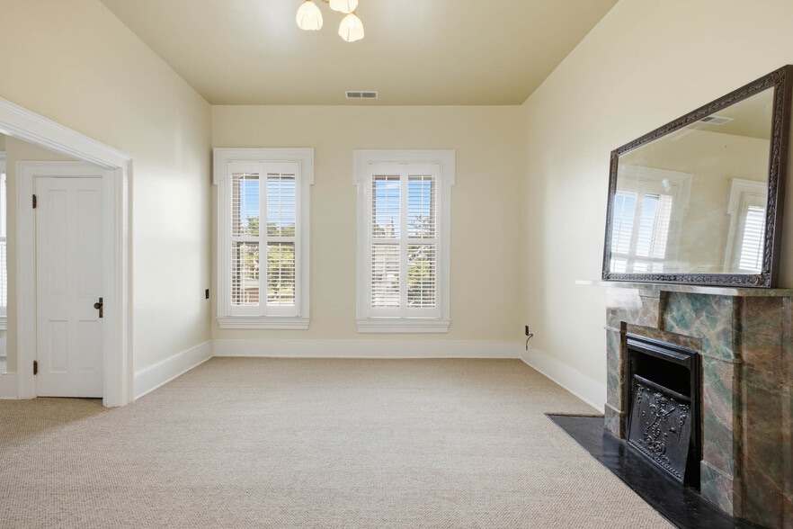 More Photos Of 303 E 4th St, Owensboro Office For Sale
