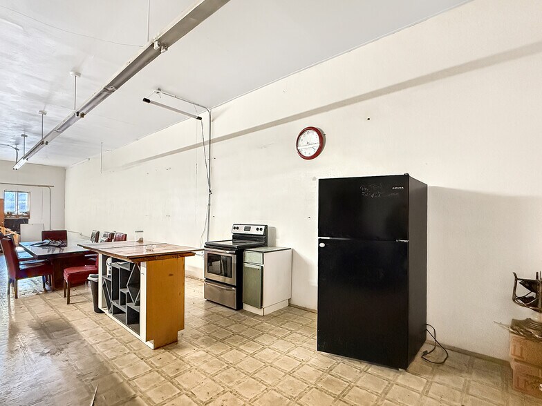 More Photos Of 342 Main St, Delta General Retail For Sale
