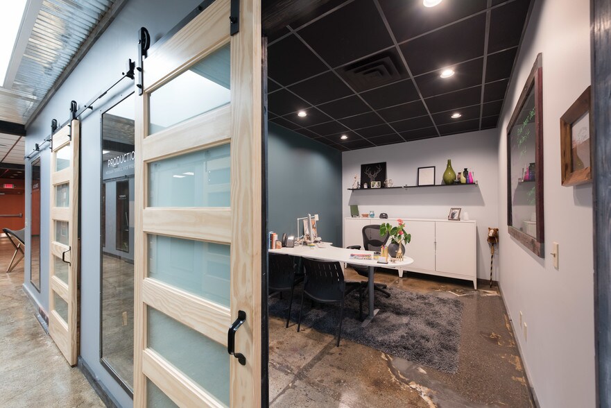 More Photos Of 660 Virginia Ave, Indianapolis Light Distribution For Sale