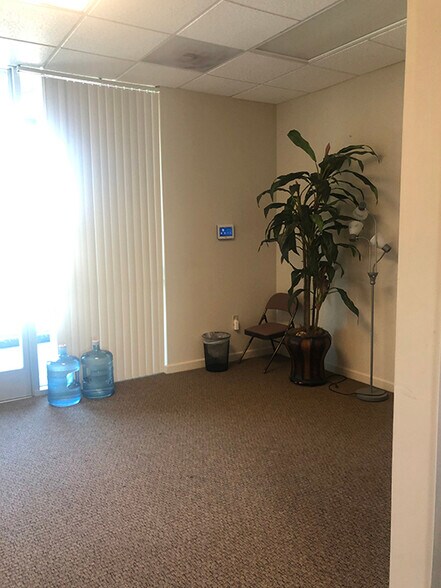 More Photos Of 603 N Parkcenter Dr, Santa Ana Unknown For Lease