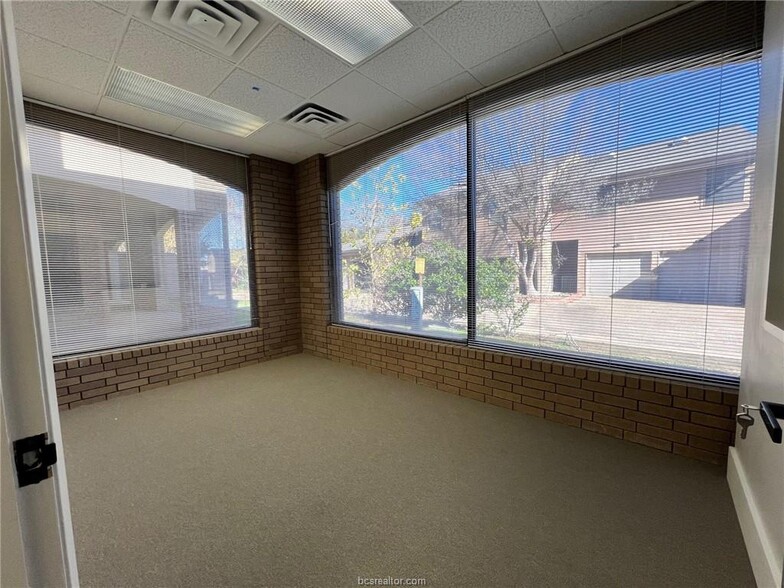 More Photos Of 3131 E 29th St, Bryan Loft Creative Space For Lease