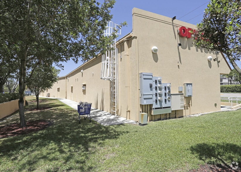 More Photos Of 10700-10776 SW 72nd St, Miami Unknown For Lease