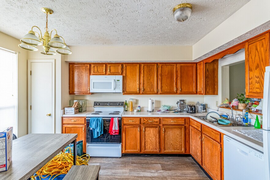 More Photos Of 291 Dunbar Cave Rd, Clarksville Multifamily For Sale