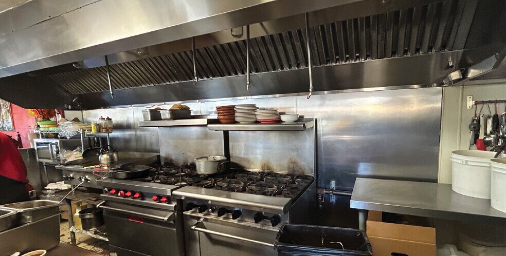 More Photos Of 2200 San Pablo Ave, Berkeley Storefront For Sale