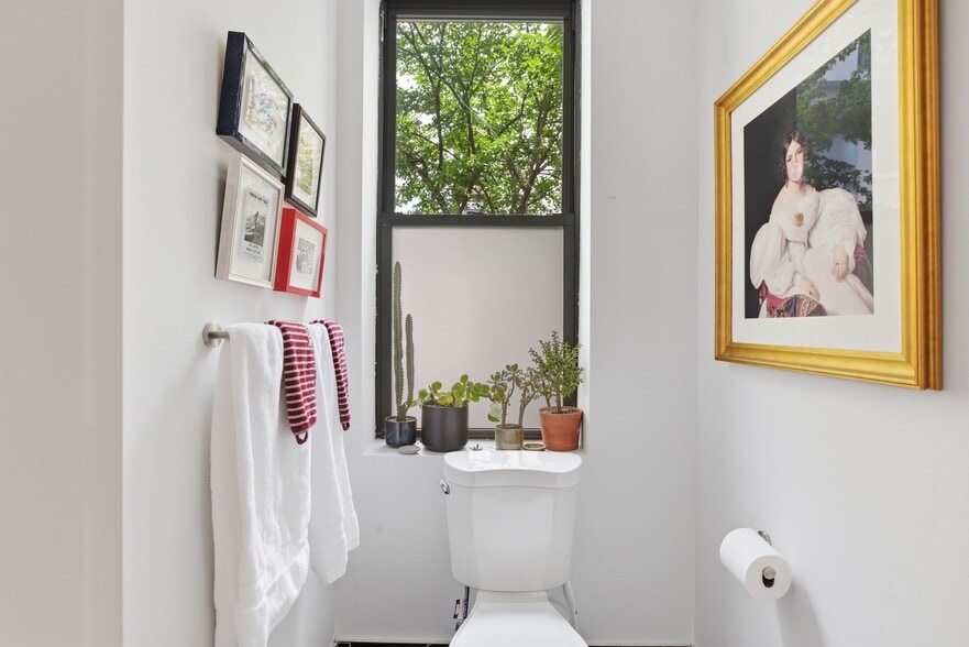 More Photos Of 29 Greenpoint Ave, Brooklyn Apartments For Sale