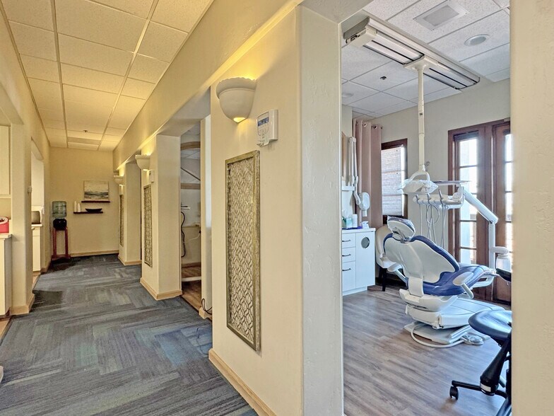 More Photos Of 1525 State St, Santa Barbara Serviced Offices For Sale