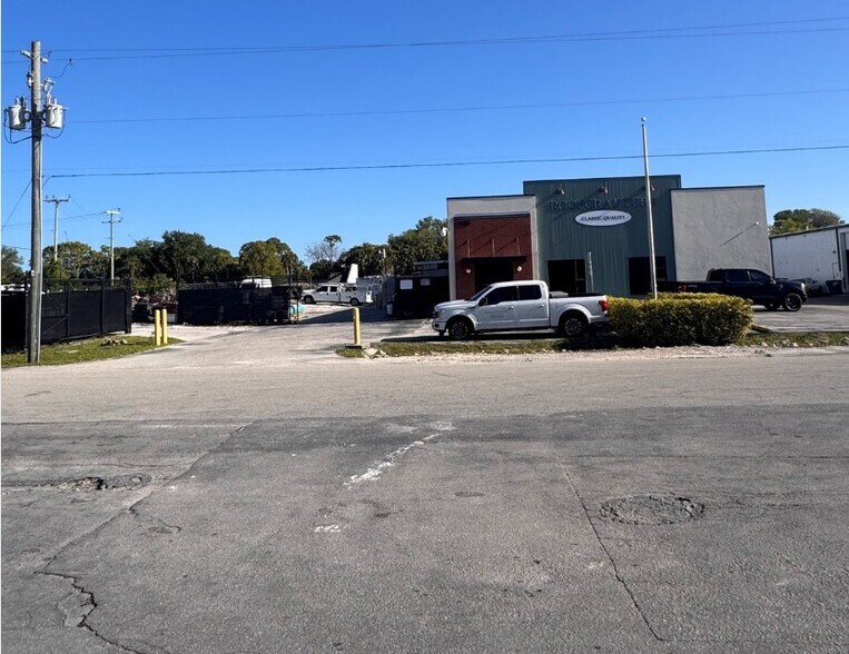 More Photos Of 3535 Arnold Ave, Naples Warehouse For Sale