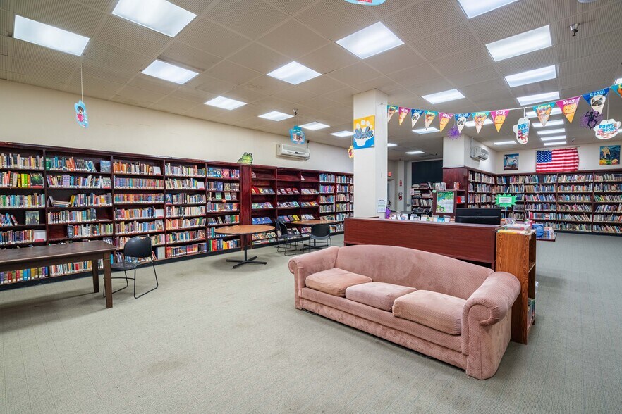 More Photos Of 2911 N San Fernando Rd, Los Angeles Schools For Lease