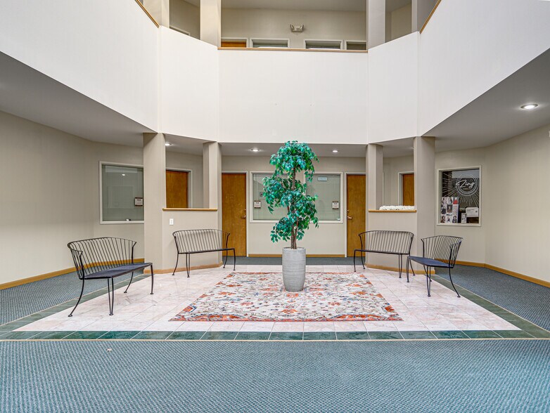 More Photos Of 20055 SW Pacific Hwy, Sherwood Office For Lease