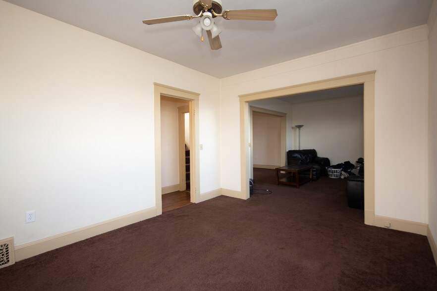 More Photos Of 6001 State Rd, Parma Restaurant For Sale