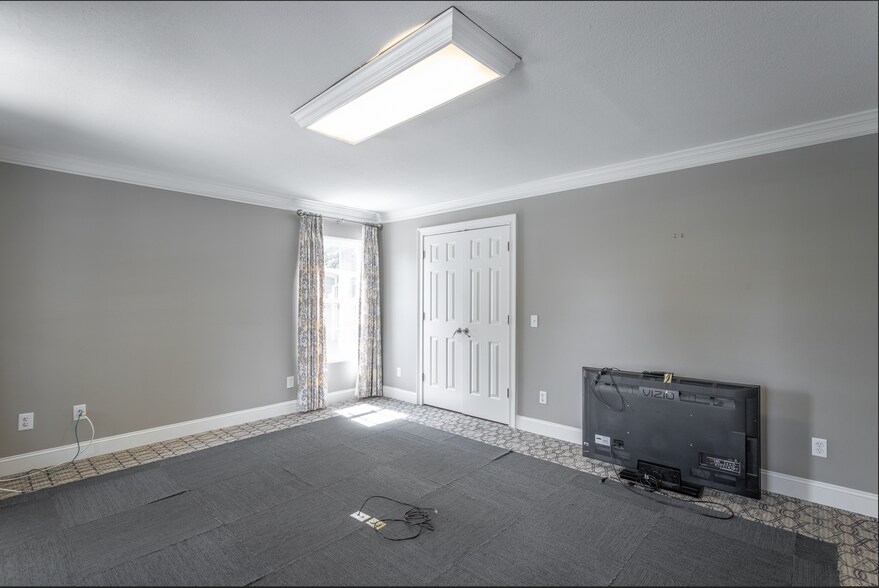 More Photos Of 7374 Applegate Ln, Chattanooga Office For Sale