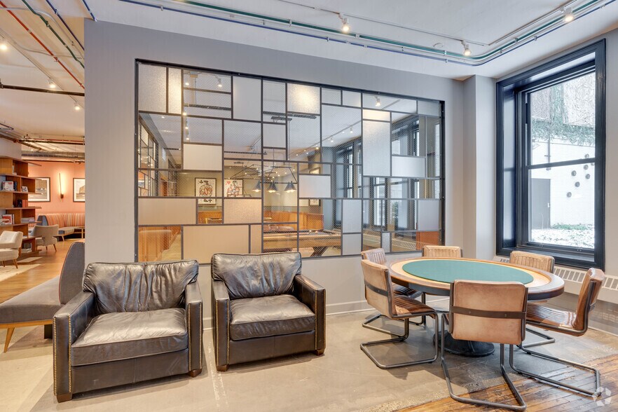 More Photos Of 125 S Clark St, Chicago Loft Creative Space For Lease