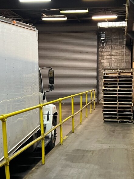 More Photos Of 824 Noyes St, Utica Manufacturing For Sale