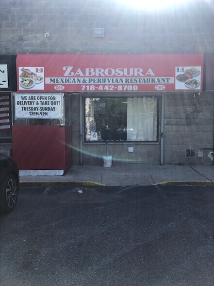 More Photos Of 2110 Clove Rd, Staten Island Storefront Retail Office For Sale