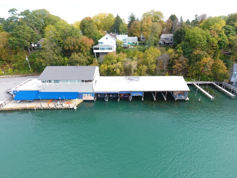 More Photos Of 555 Water St, Youngstown Marina For Sale
