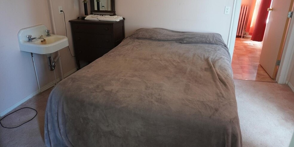 More Photos Of 111 Sherbrooke St, Wolseley Hotel For Sale