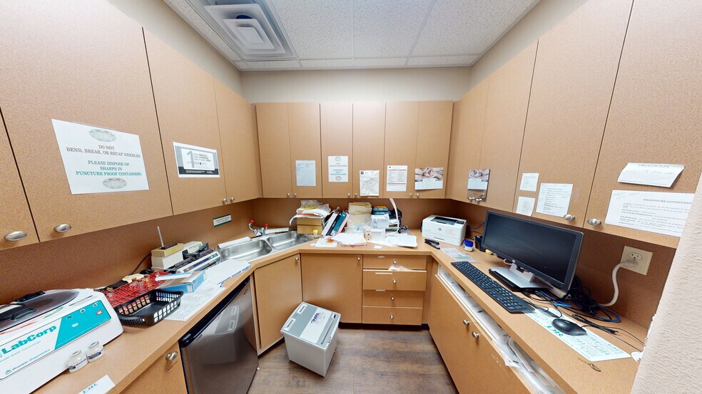 More Photos Of 2633 W Horizon Ridge Pky, Henderson Medical For Lease