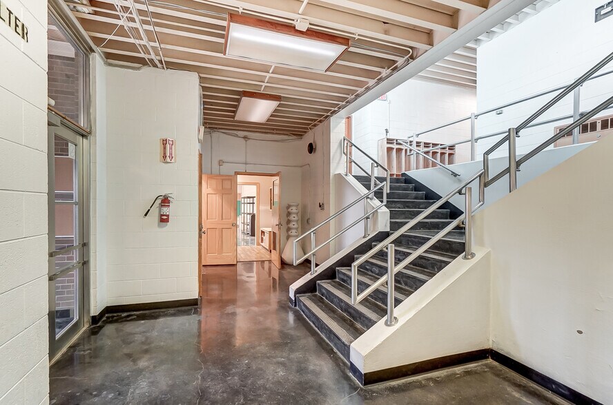 More Photos Of 1558 Waverly Ave, Cincinnati Schools For Sale