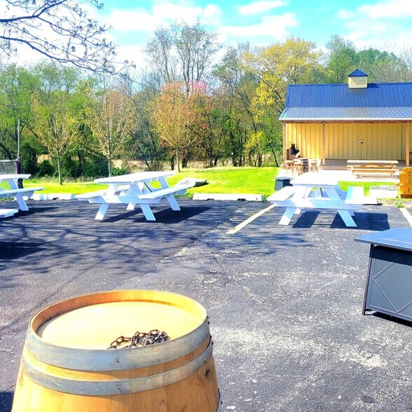 More Photos Of 20416 Middletown Rd, Freeland Bar For Sale