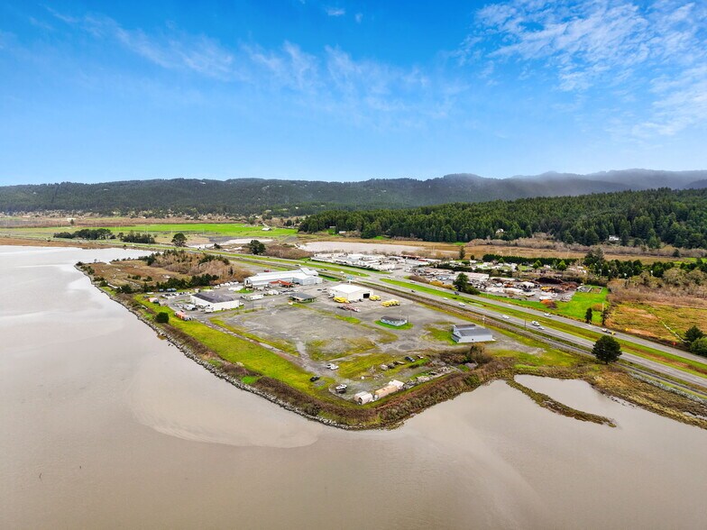 More Photos Of 4051-4061 N Highway 101, Eureka Warehouse For Sale