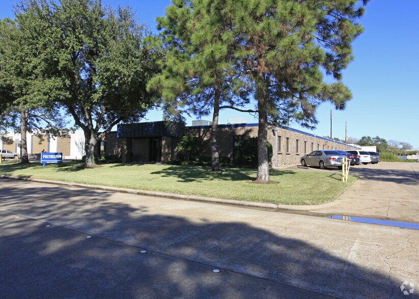 More Photos Of 10626 Kinghurst St, Houston Office For Sale