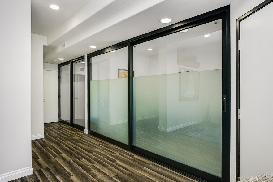 More Photos Of 928-950 Hornblend St, San Diego Office For Sale