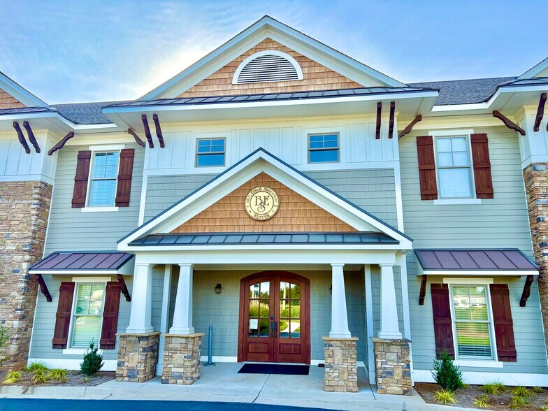 More Photos Of 1129 Lake Oconee Pky, Eatonton Office For Lease