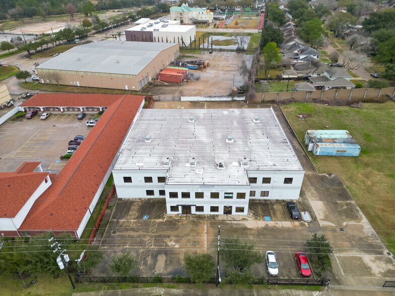 More Photos Of 11820 S Sam Houston Pkwy W, Houston Warehouse For Sale