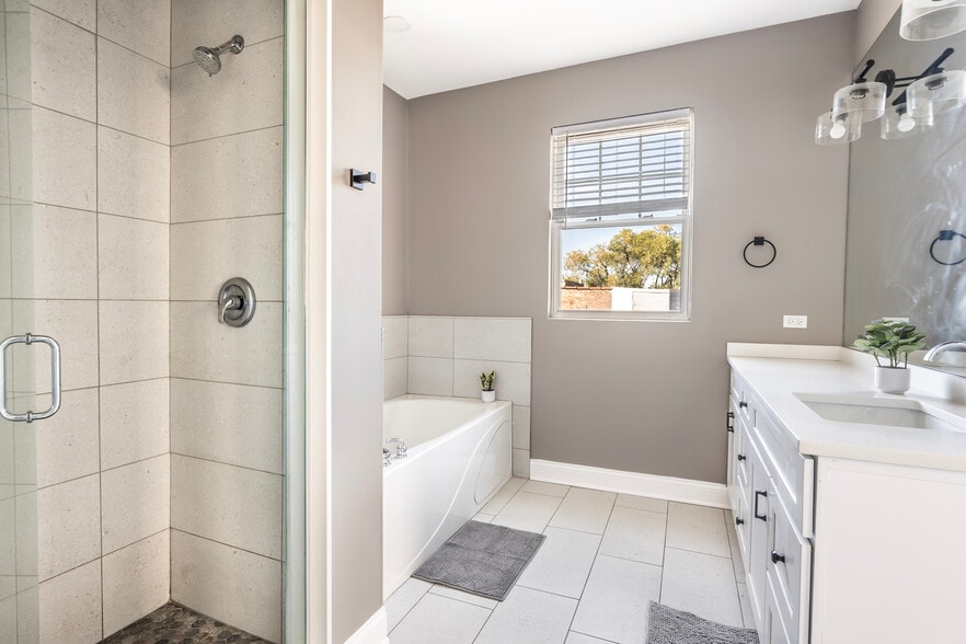 More Photos Of 6156 S Kenwood Ave, Chicago Apartments For Sale