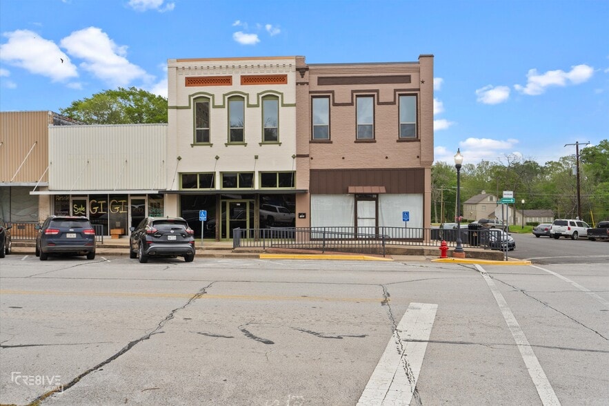 More Photos Of 157 S Henderson St, Rusk Flex For Sale