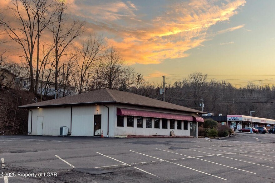 More Photos Of 1190 Sans Souci Pky, Hanover Township Restaurant For Sale