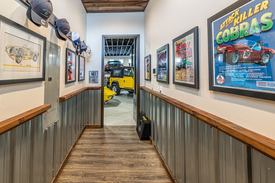 More Photos Of 1654 Aviation Dr, Hailey Showroom For Sale