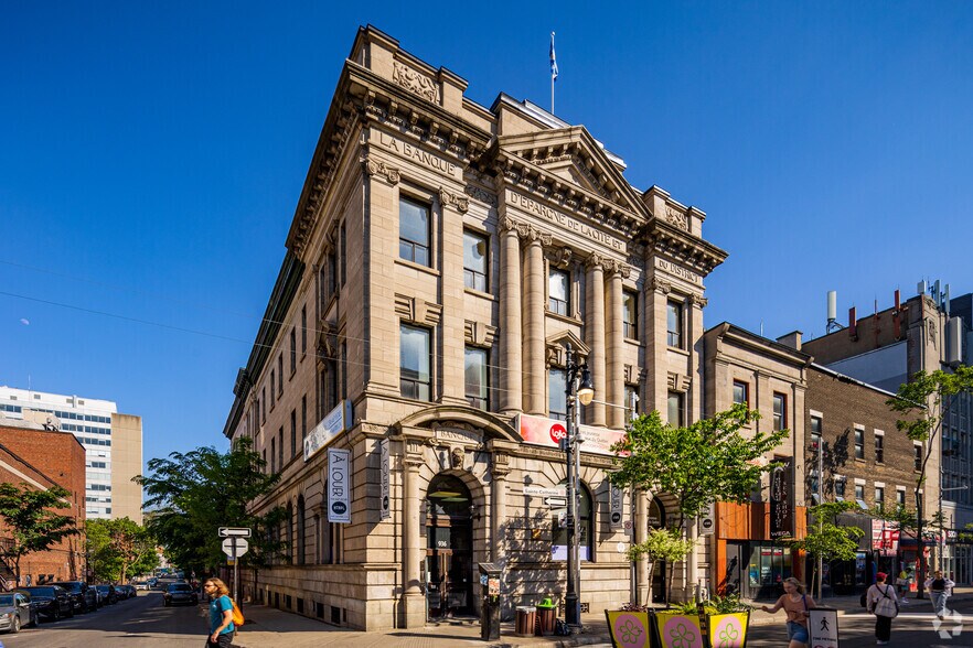 More Photos Of 936 Rue Sainte-Catherine E, Montréal Apartments For Lease