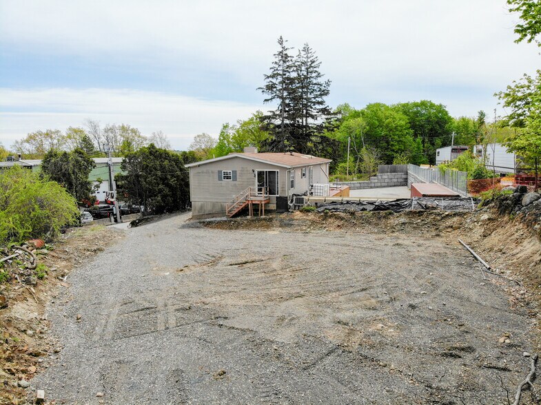 More Photos Of 25 Popes Ln, Danvers Flex For Sale