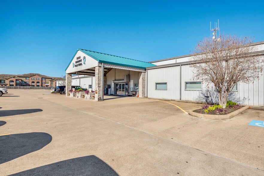 More Photos Of 8835 Wheat Cross Dr, Houston Freestanding For Sale