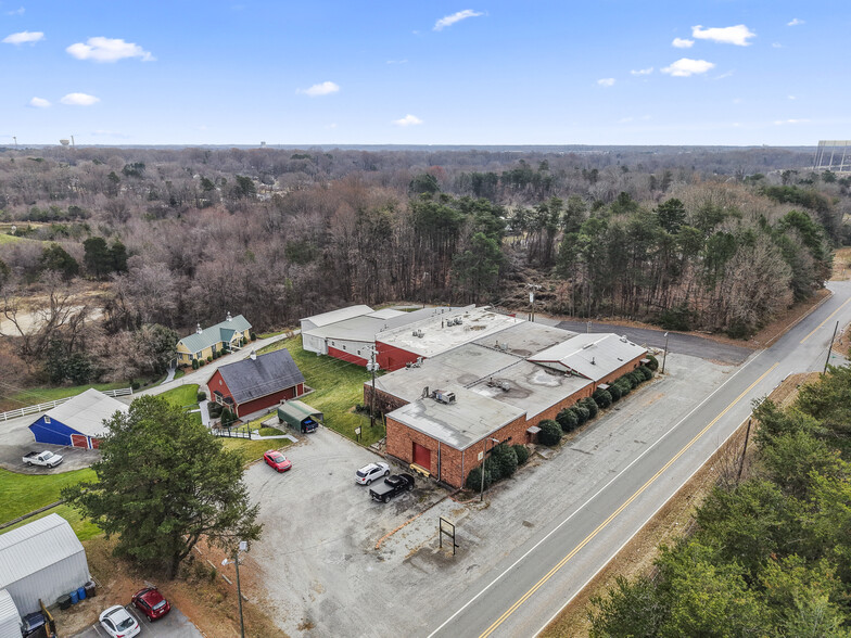 Primary Photo Of 215 Aloe Rd, Greensboro Manufacturing For Lease