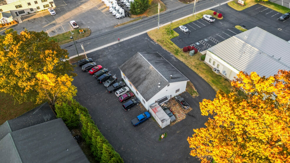 More Photos Of 457 Spring St, Windsor Locks Auto Repair For Sale