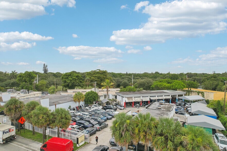 More Photos Of 15150 W Dixie Hwy, North Miami Beach Auto Repair For Sale