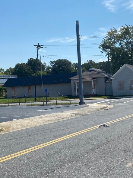 More Photos Of 103 E Harrison St, Reidsville Office For Sale