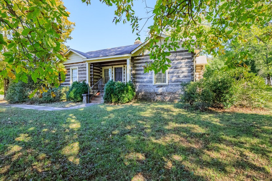 More Photos Of 615 Patterson, LaFayette Medical For Sale