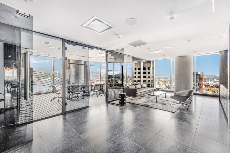 More Photos Of 320 Granville St, Vancouver Office For Sale