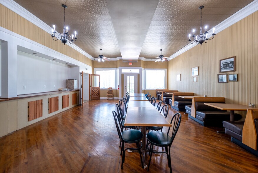 More Photos Of 4634 Highway 185, New Haven Freestanding For Sale